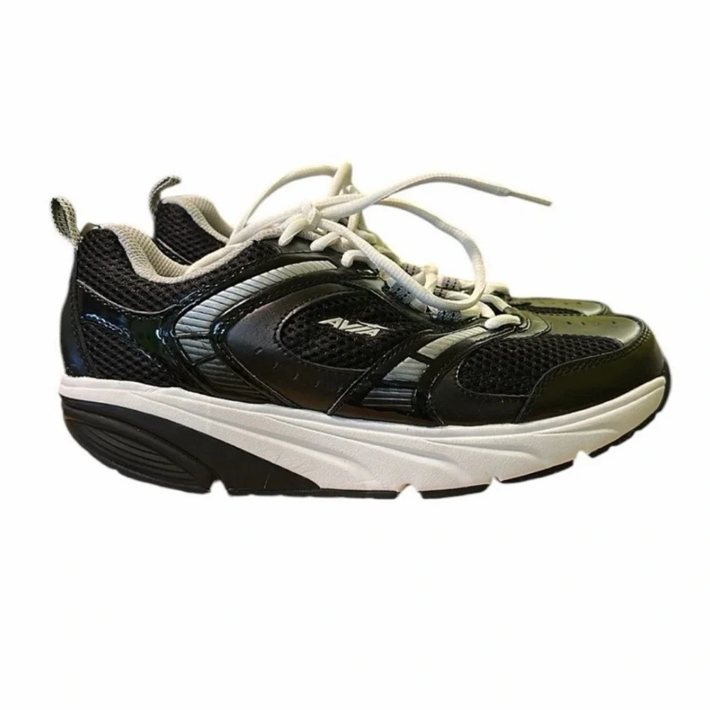NWOT Avia Black and White Avi-Motion Archrocker Sneaker Sz 8